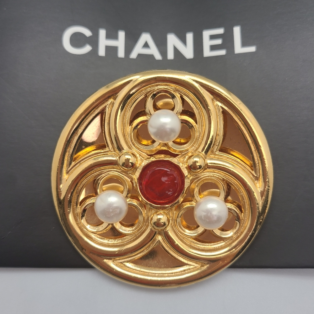 Vintage Chanel gold plated large brooch, 70s, imitated pearl, red Gripoix glass